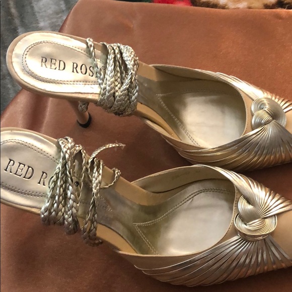 Very beautiful shoes with gold braids details - Picture 8 of 8